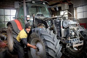 Mechanic Kris McHaffie provides on farm and workshop servicing on your farm machinery.